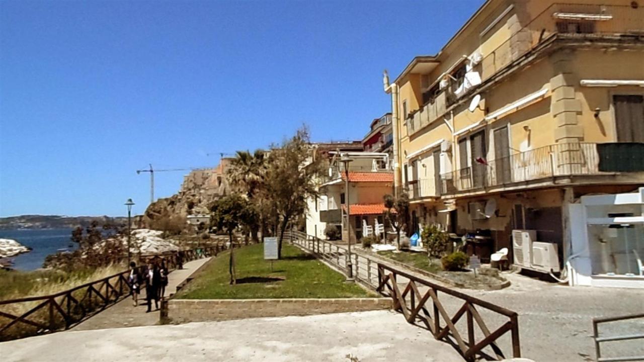 Valerio'S Flat Apartment Поцуоли Екстериор снимка